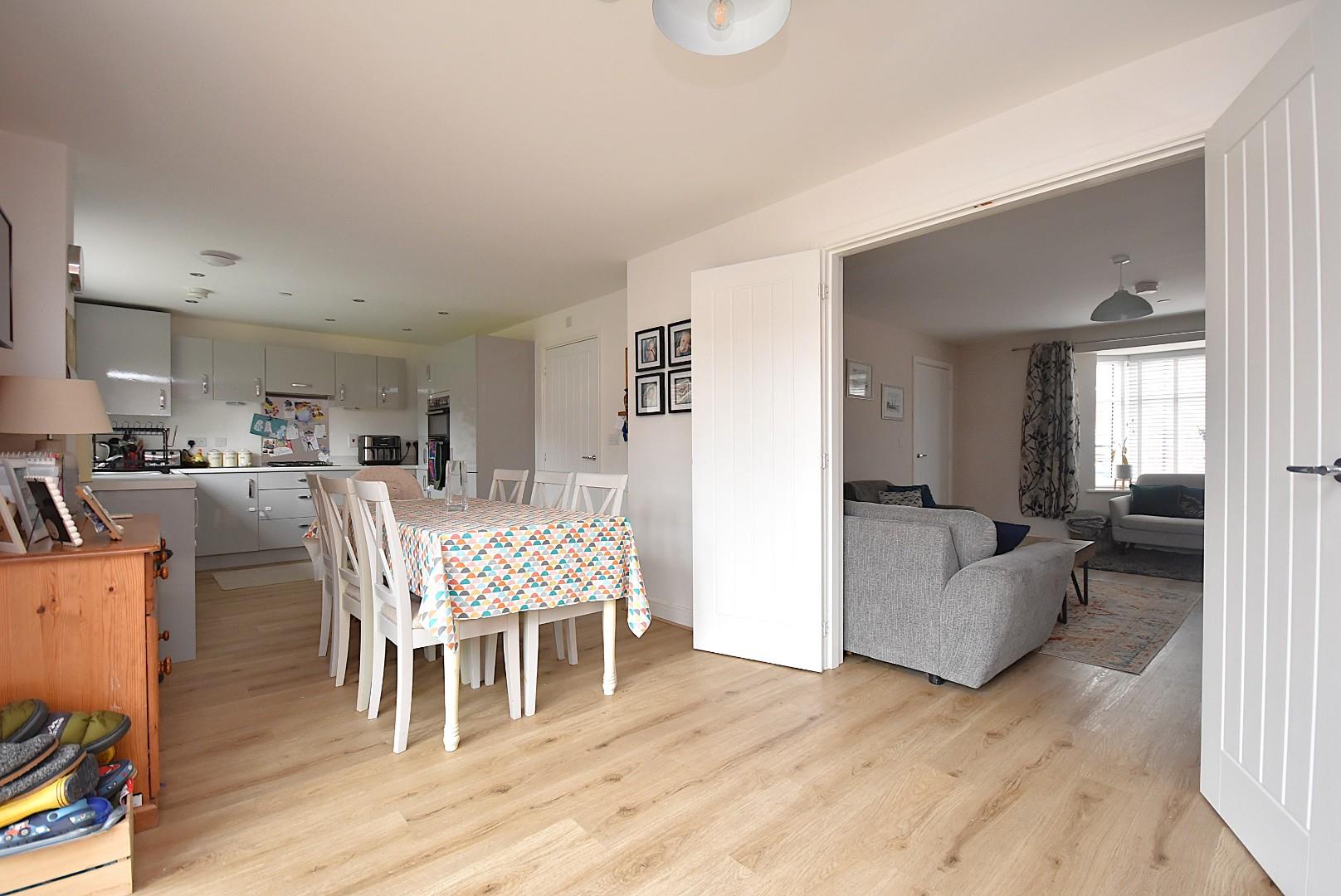3 Flat Holm Close, Sully, CF64 5WJ